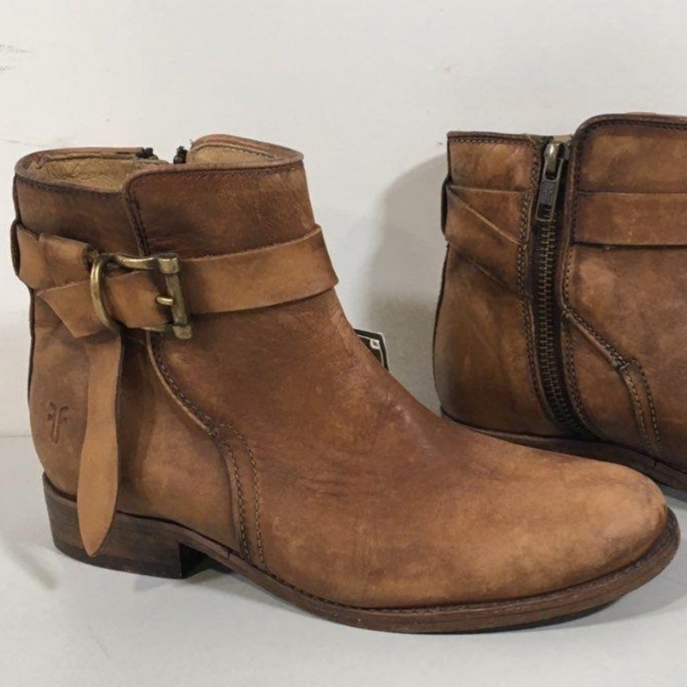 NEW!! Women’s Frye Tan Distressed Leather Buckle Ankle Boot Size 5.5B